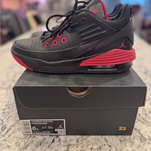 Jordan Max Aura 5 GS 6Y Black Red | With Box